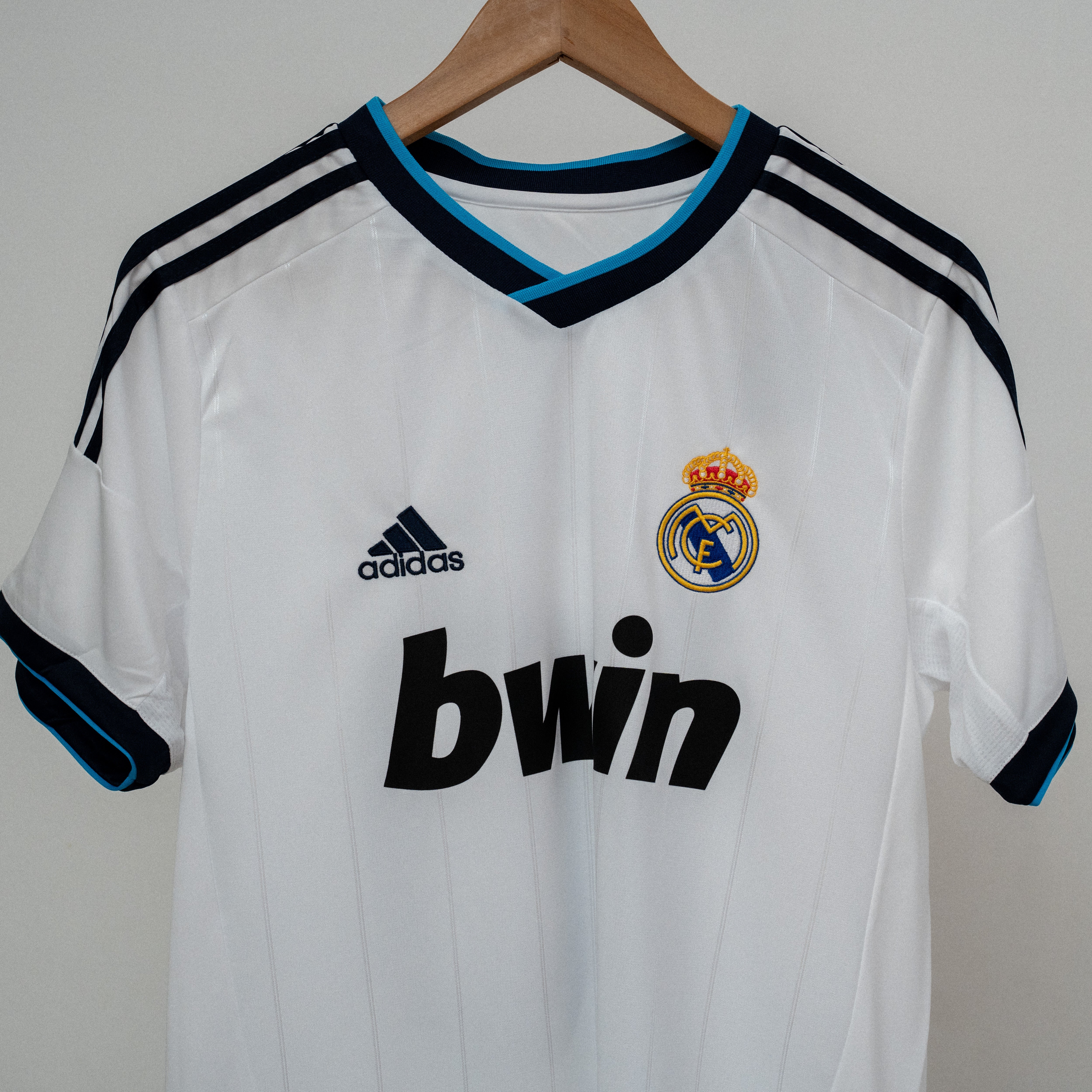 Real Madrid 2012/13 Retro Football Jersey in Oman | Madeira