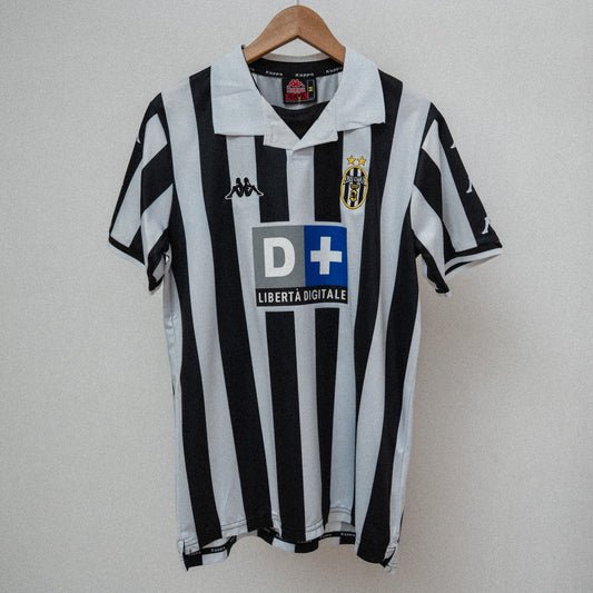Juventus 1999/00 Zidane Kit